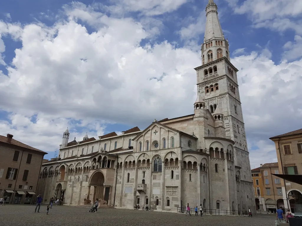 Nell'immagine il Duomo di Modena